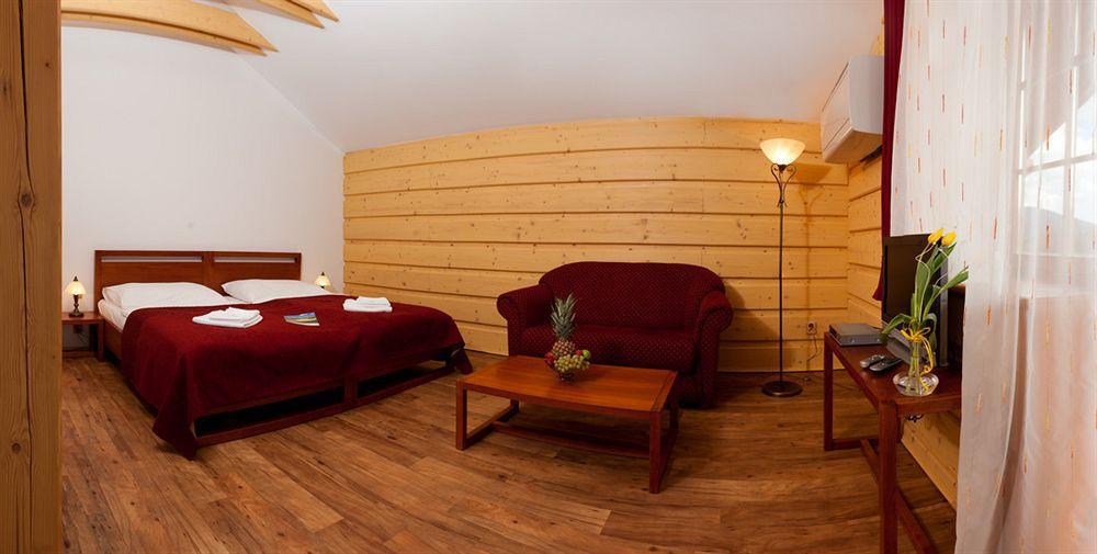 Green Inn Hotel Остравице Екстериор снимка