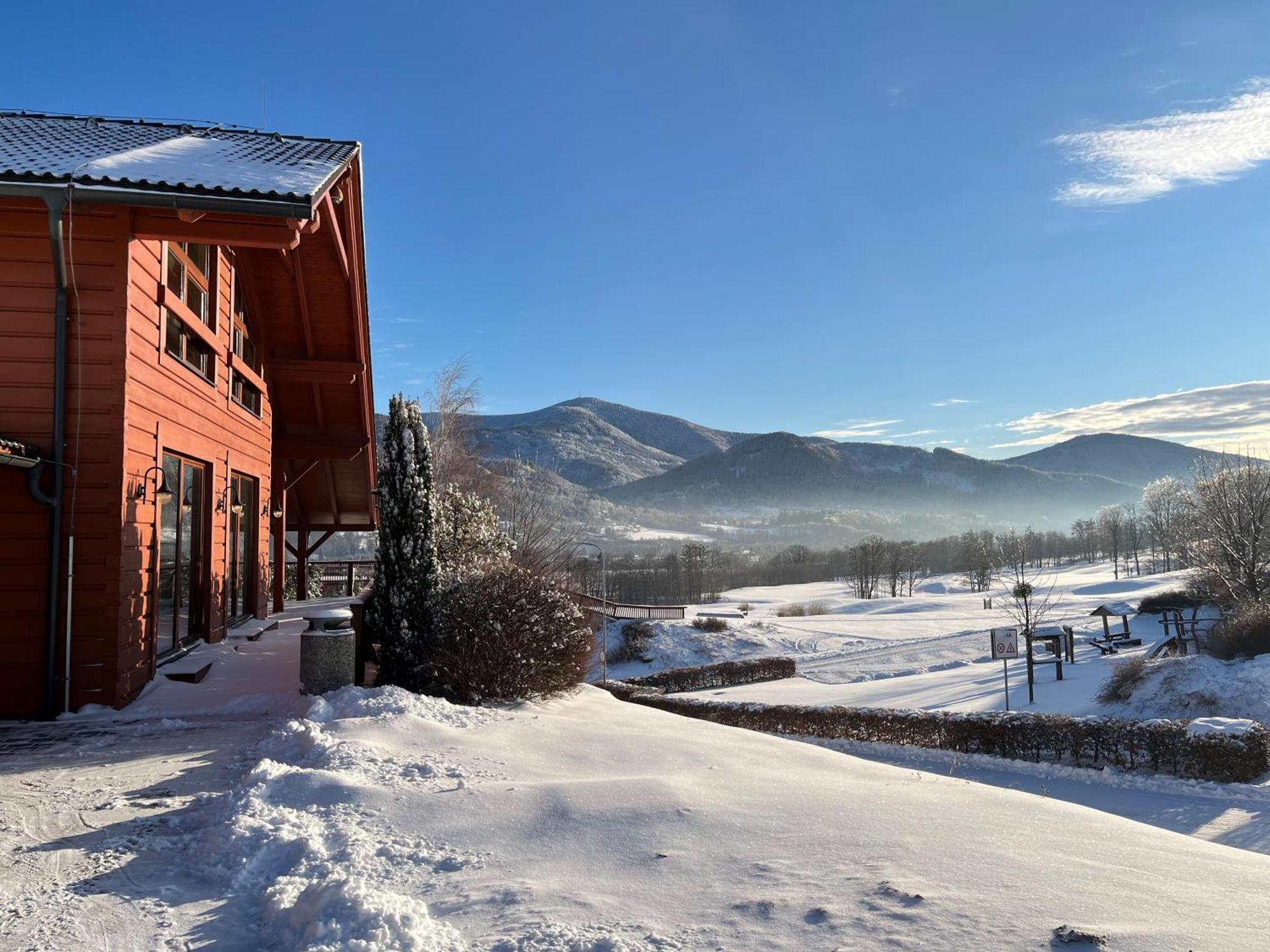 Green Inn Hotel Остравице Екстериор снимка