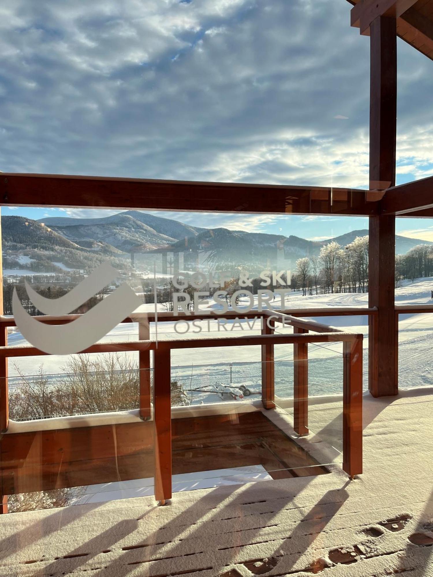 Green Inn Hotel Остравице Екстериор снимка