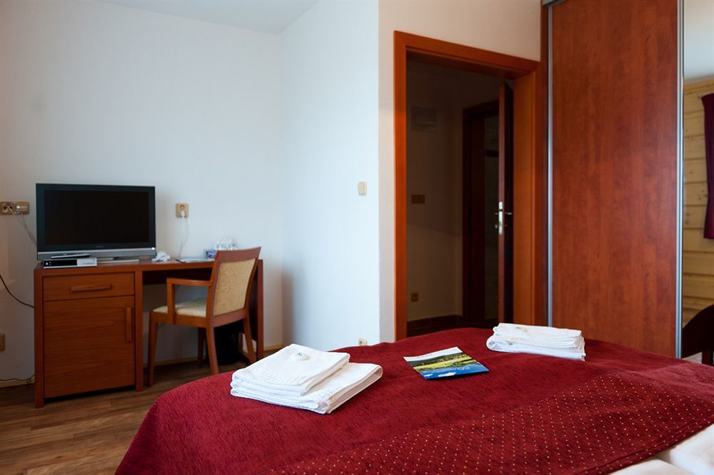 Green Inn Hotel Остравице Екстериор снимка