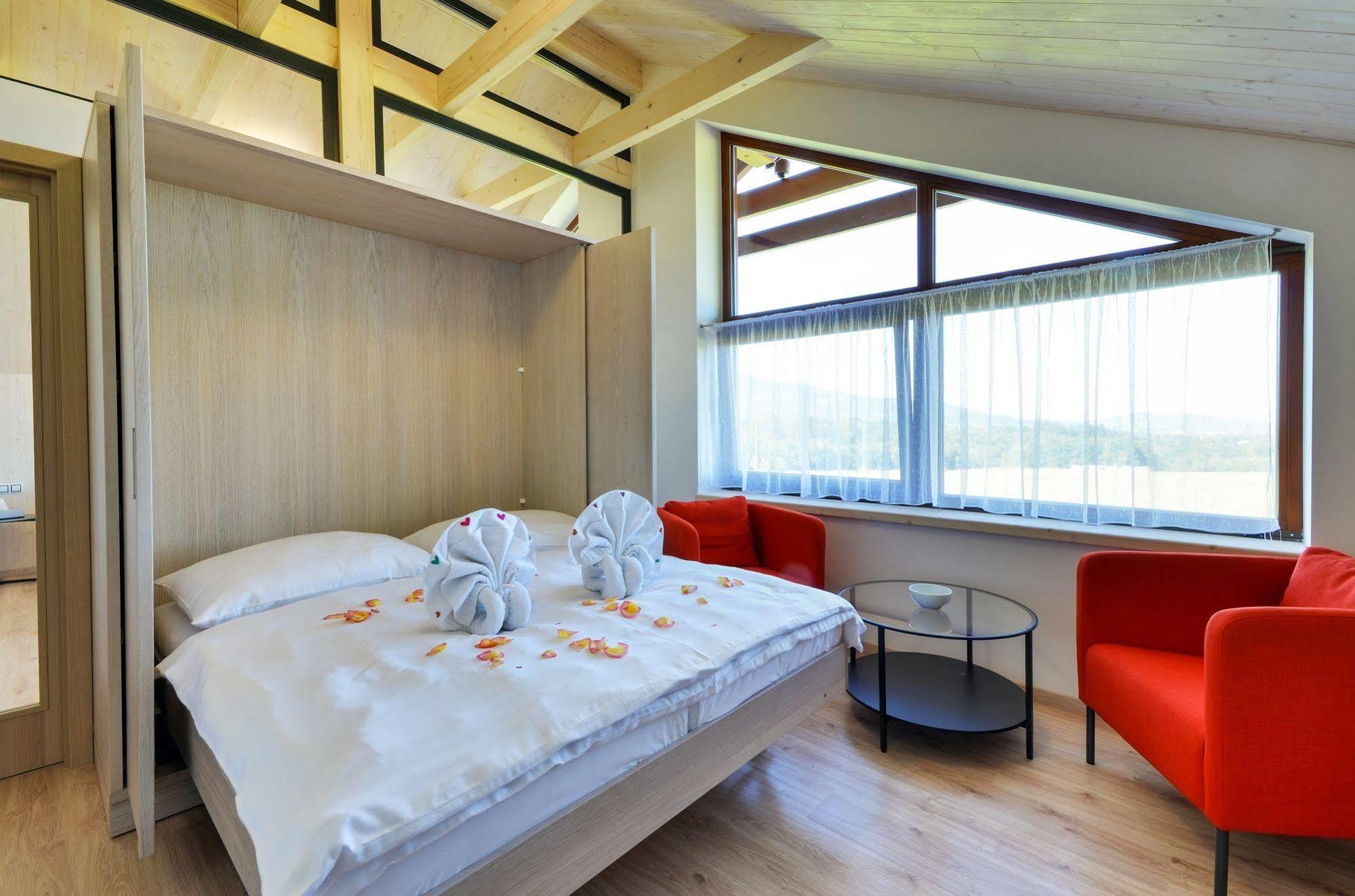 Green Inn Hotel Остравице Екстериор снимка