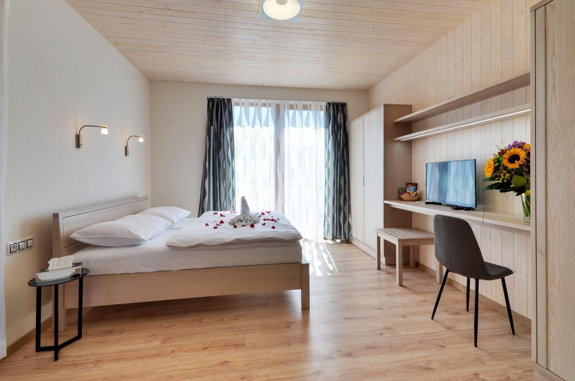 Green Inn Hotel Остравице Екстериор снимка