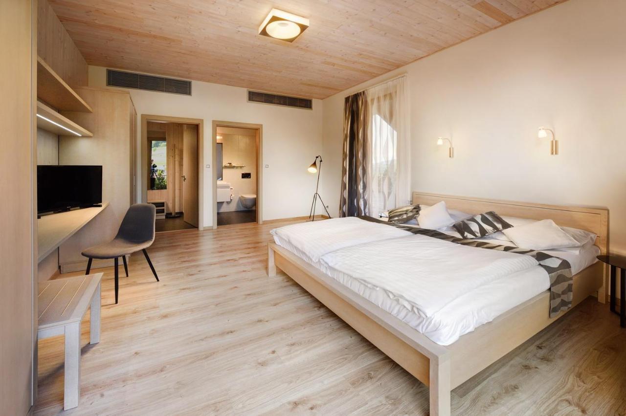 Green Inn Hotel Остравице Екстериор снимка