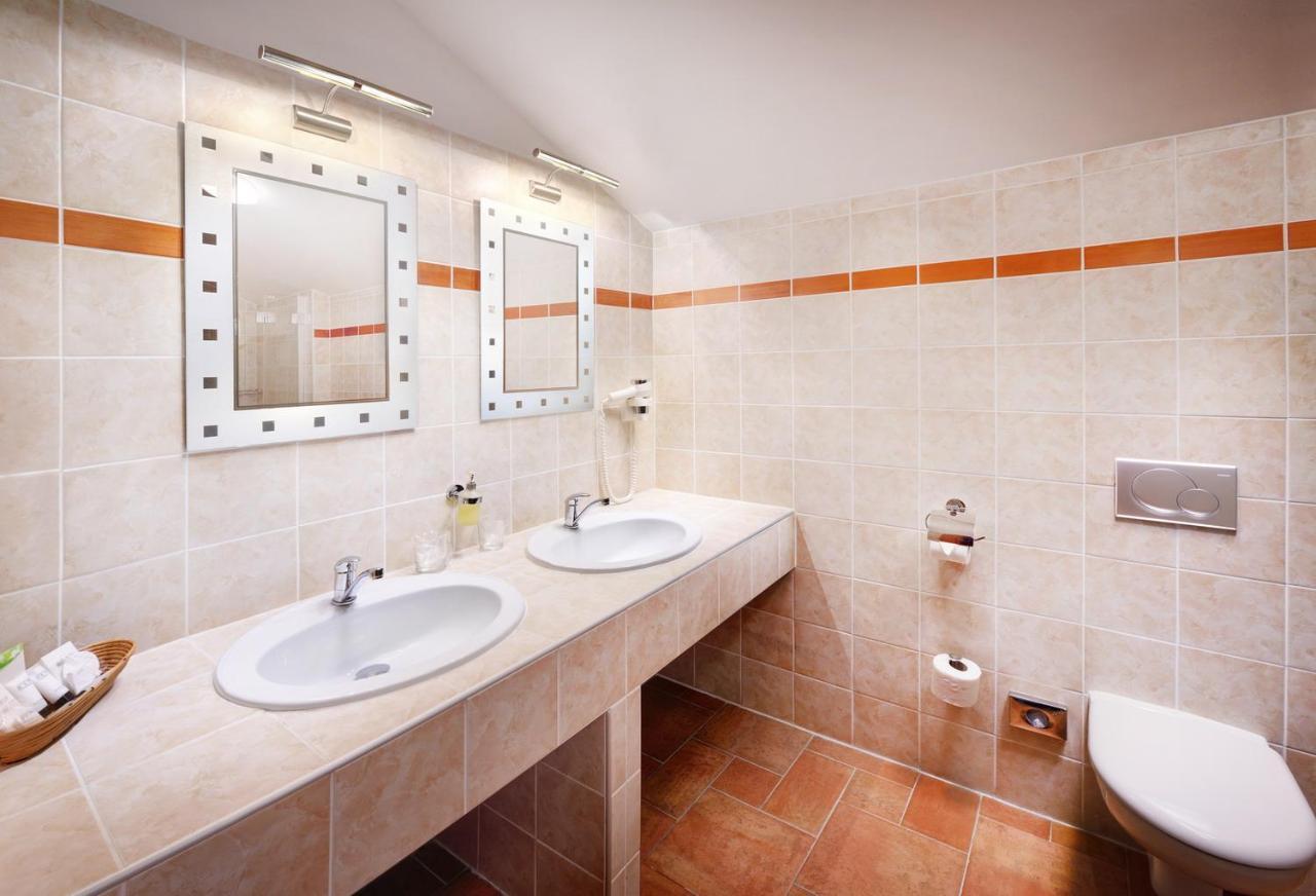 Green Inn Hotel Остравице Екстериор снимка